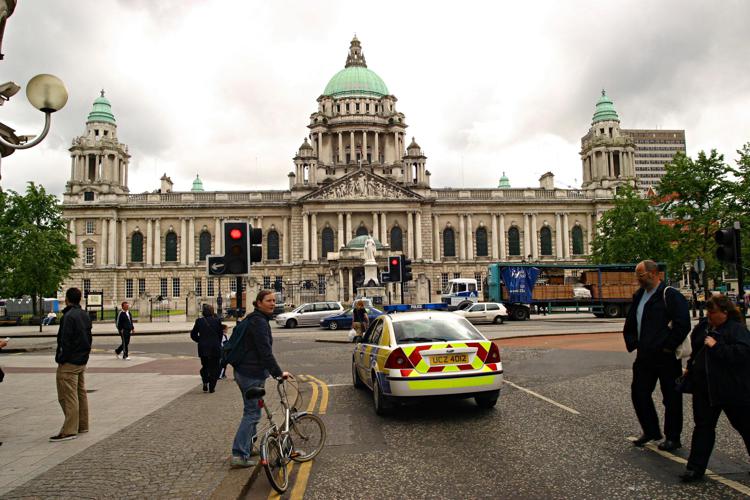 Il municipio di Belfast (Fotogramma)