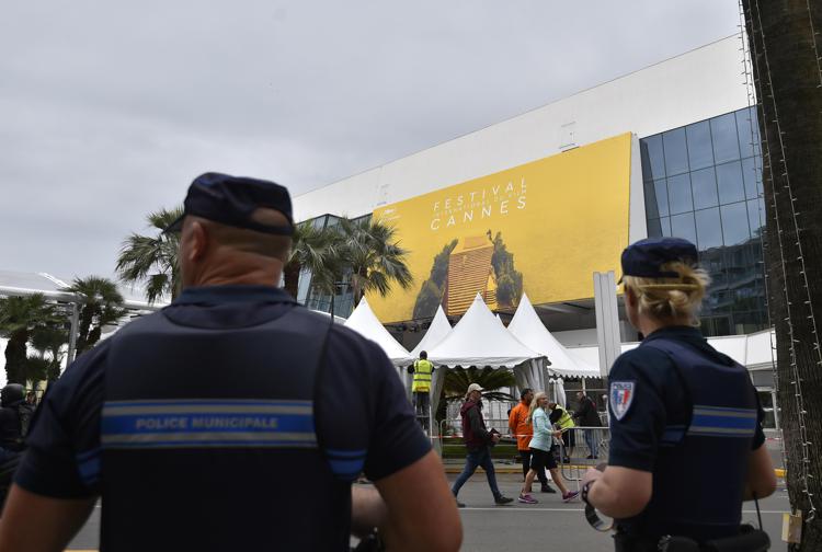 Il Palais des Festivals di Cannes presidiato dalle forze di sicurezza (Foto Afp) - AFP