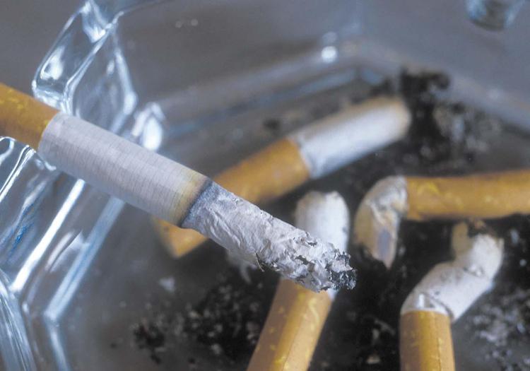 Tumori: Ciot2016, appello oncologi per case 'no smoking'