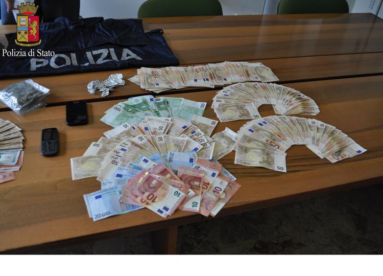 Monza: controlli antidroga della polizia, due arresti e quattro denunce