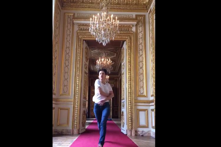 Sophie Marceau fa la parodia dello spot Dior sui social