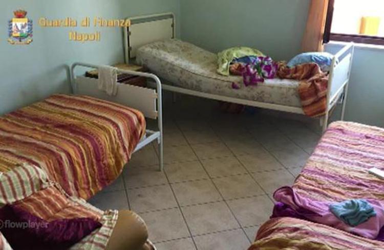 Napoli, sequestrata casa di cura abusiva per anziani: medicinali scaduti e nessun requisito