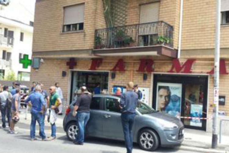 Roma, rapina in farmacia: carabiniere e rapinatore feriti in conflitto a fuoco