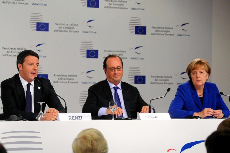 Matteo Renzi, Angela Merkel e Francois Hollande (FOTOGRAMMA) - (FOTOGRAMMA)