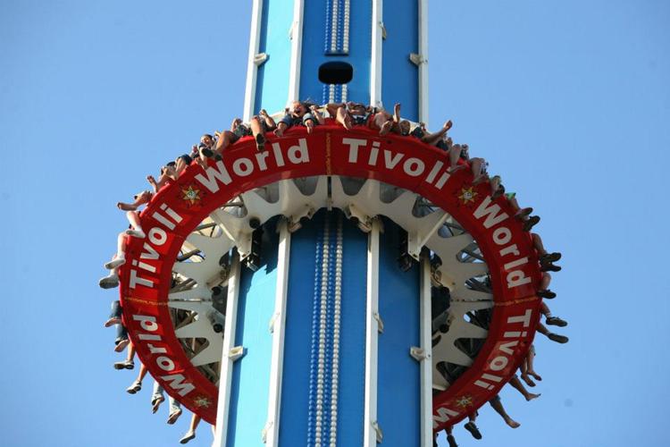 (Free Fall Tower - Foto profilo Facebook Tivoli World)
