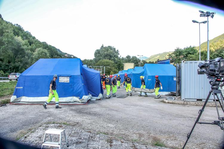 La tendopoli della protezione civile allestita ad Arquata del Tronto  (Fotogramma)
