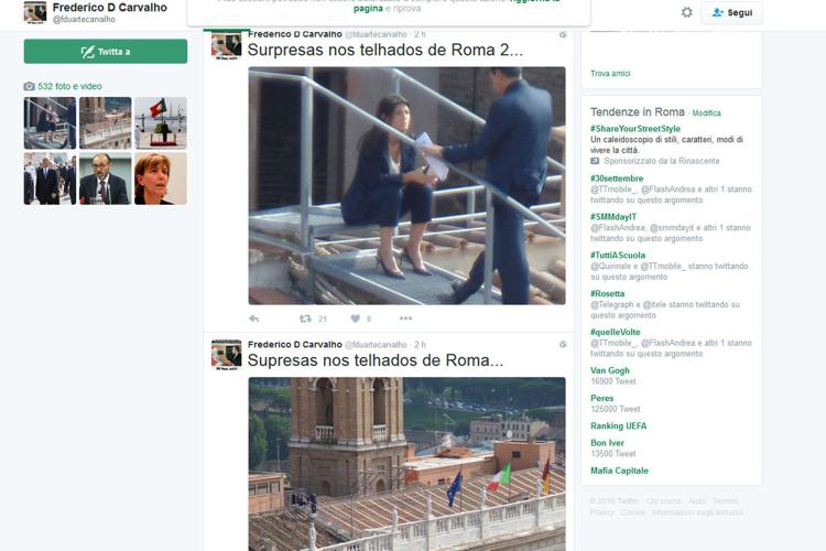 Le immagini di Virginia Raggi seduta sul tetto del Campidoglio (foto dal profilo  Twitter di Frederico De Carvalho)