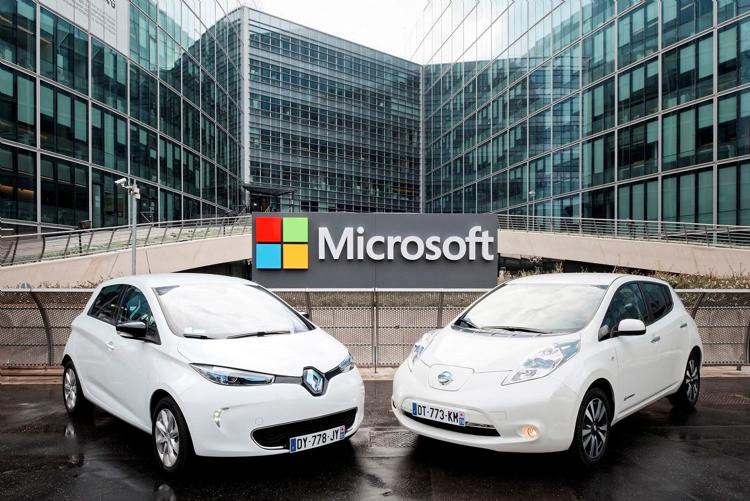 Microsoft: accordo con Renault-Nissan per sviluppo guida connessa