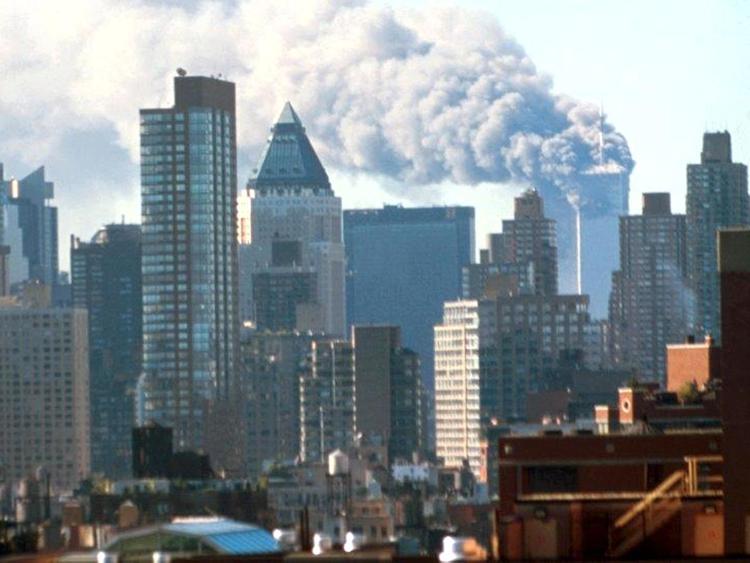 Un'immagine dell'attacco alle Torri Gemelle dell'11 settembre 2001 da uno dei programmi che History trasmette per il 15° anniversario della tragedia