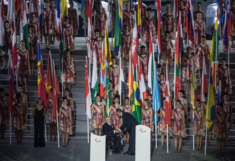 Il Presidente del Comitato internazionale Paralimpico, Sir Philip Craven con il Presidente del Comitato organizzatore di Rio 2016 Carlos Nuzman durante la cerimonia di apertura dei Giochi Paralimpici di Rio 2016  - AFP