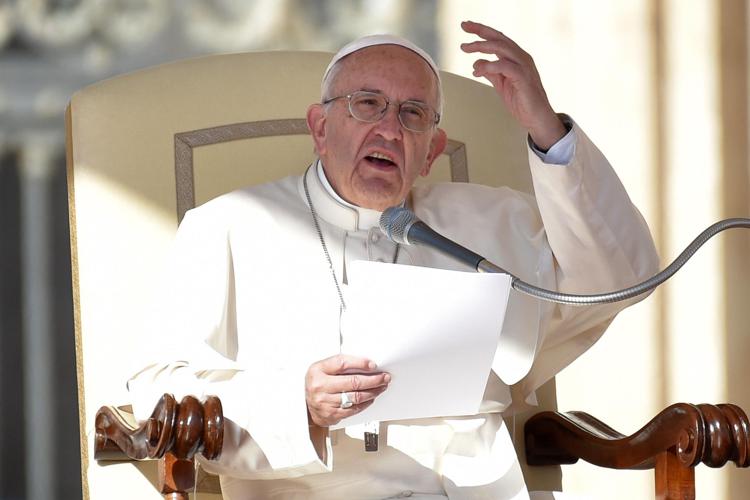 Papa Francesco durante l'udienza generale in piazza San Pietro (Afp) - AFP