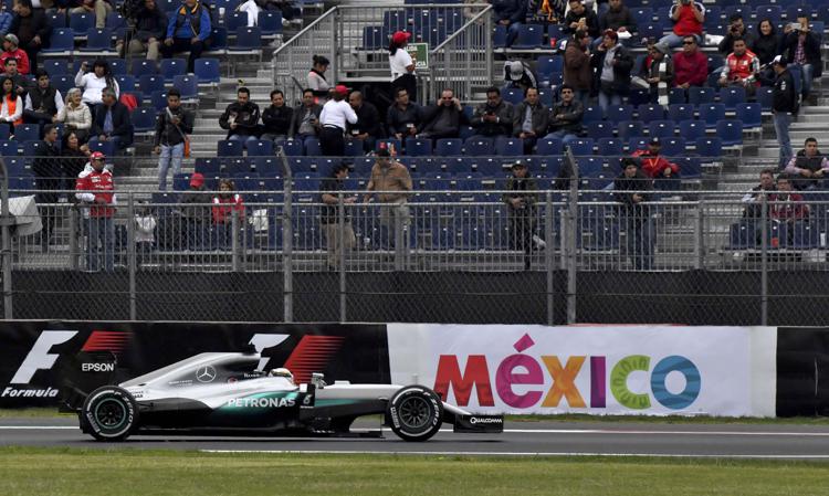 La Mercedes di Lewis Hamilton nel Gp del Messico - AFP