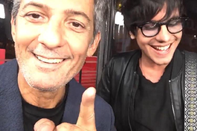 Fiorello insieme all'ex concorrente di 'X Factor' Diego (fermo immagine video Instagram) 