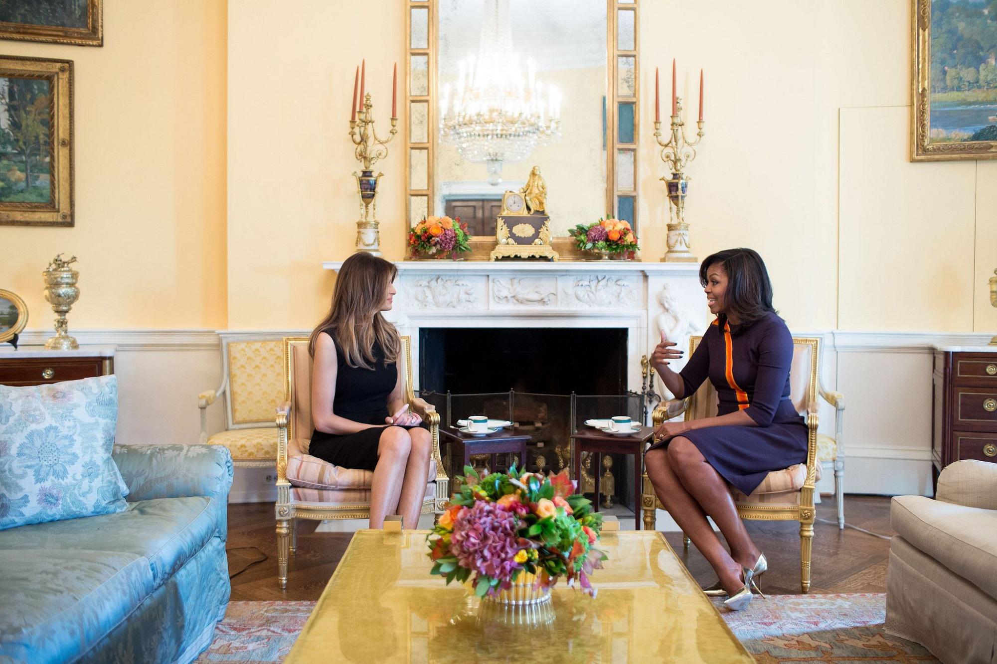 Melania Trump e Michelle Obama alla Casa Bianca (foto da Flickr/ Official White House Photo by Chuck Kennedy)