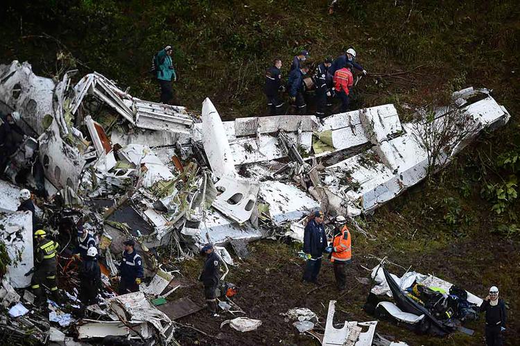 I resti dell'aereo su cui era imbarcata la squadra del Chapecoense (AFP PHOTO) - (AFP PHOTO)