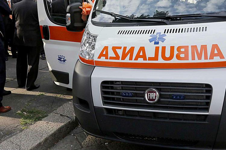 Modena, bimbo morto in ambulanza: 