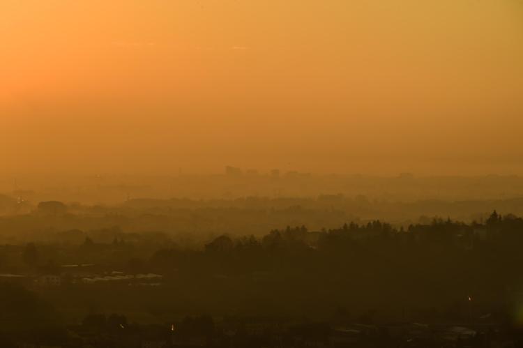 Pianura padana, l'area metropolitana di Milano sotto lo smog (Foto Fotogramma)  - FOTOGRAMMA