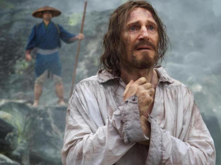 Liam Neeson in una scena di 'Silence' di Martin Scorsese