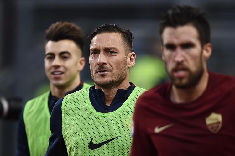 Francesco Totti, Kevin Strootman e El Shaarawy (AFP PHOTO) - (AFP PHOTO)