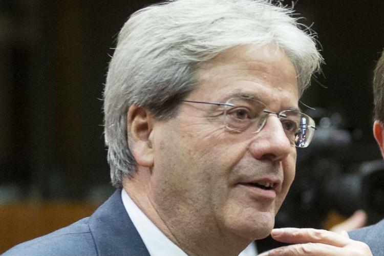 Gentiloni lunches with elderly, migrants and homeless