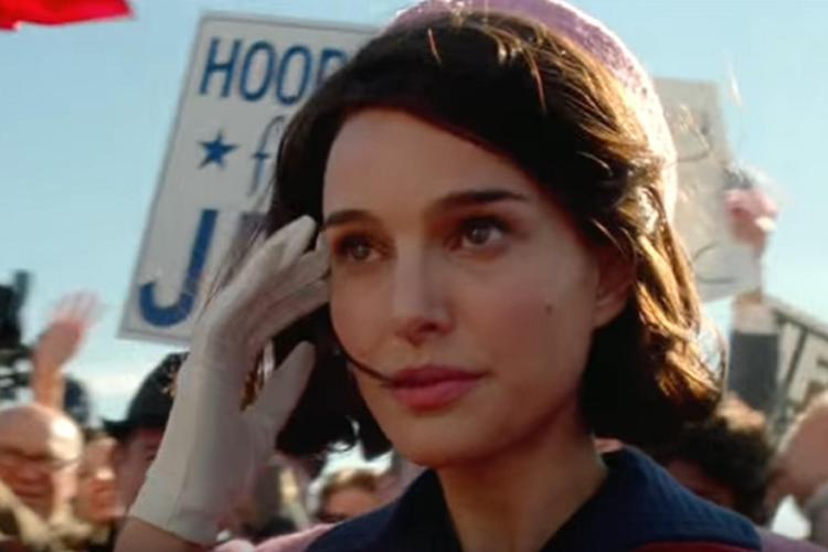 Una scena tratta dal film Jackie' di Pablo  Larrain, con protagonista Natalie Portman (fermo immagine dal video)