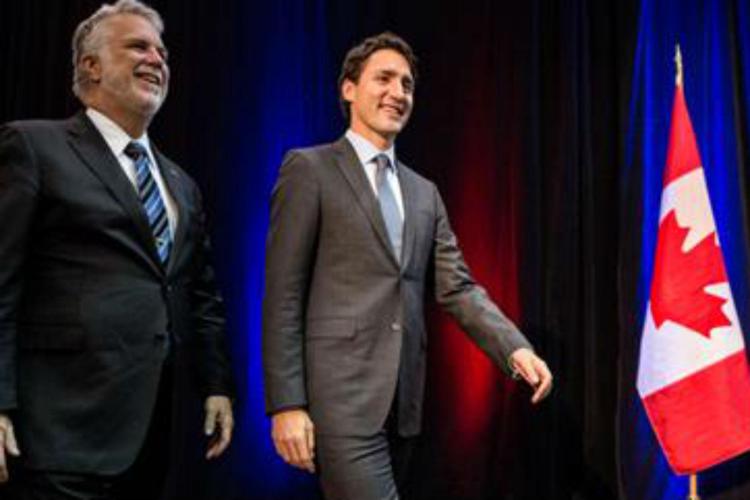 Il primo ministro del Canada, Justin Trudeau (a destra), assieme a Philippe Couillard, premier del Québec