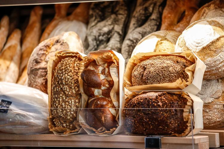 Alimenti: Aibi, per gli italiani il pane porta salute e socialità