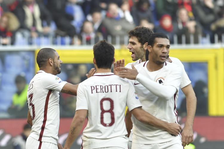I giocatori della Roma, festeggiano il gol del vantaggio a Genova  - AFP