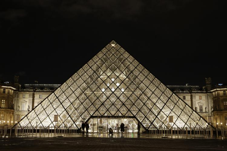 La piramide del Louvre (AFP PHOTO) - (AFP PHOTO)