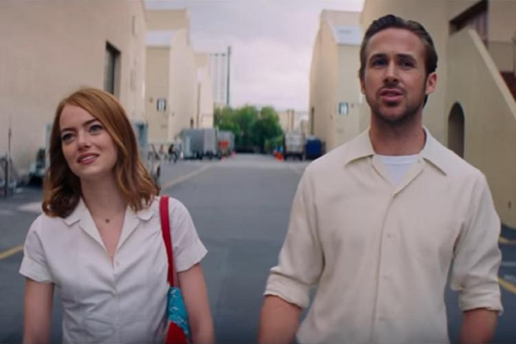 Emma Stone e Ryan Gosling in 'La La Land' (fermo immagine dal video)