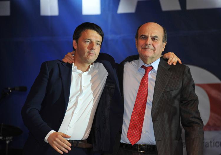 Matteo Renzi e Pierluigi Bersani (FOTOGRAMMA) - (FOTOGRAMMA)