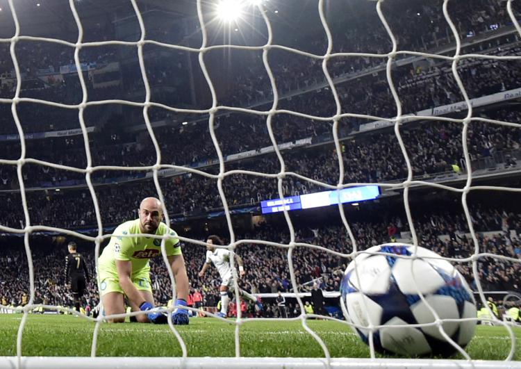 Pepe Reina  dopo il gol di Casemiro (foto Afp) - AFP