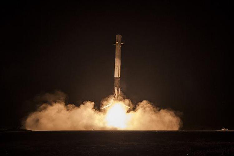 Il Falcon 9 (Foto dal sito di Space X) 
