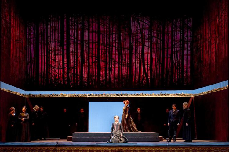 Una scena della 'Maria Stuarda' di Donizetti dal 22 marzo al Teatro dell'Opera di Roma (foto Francesco Squeglia)