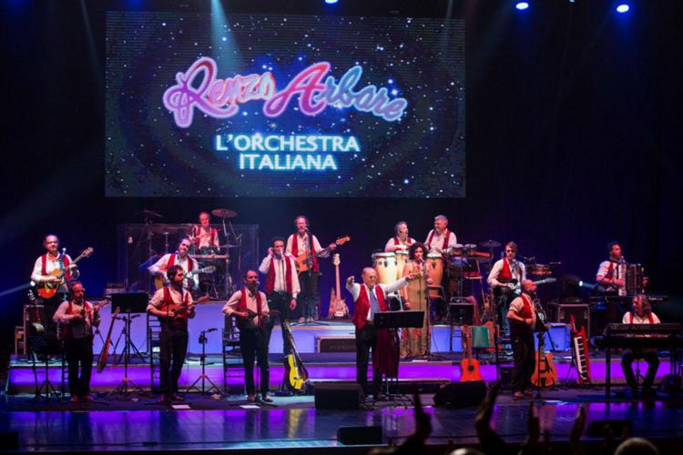 Firenze, parte il tour di Renzo Arbore con l'Orchestra Italiana