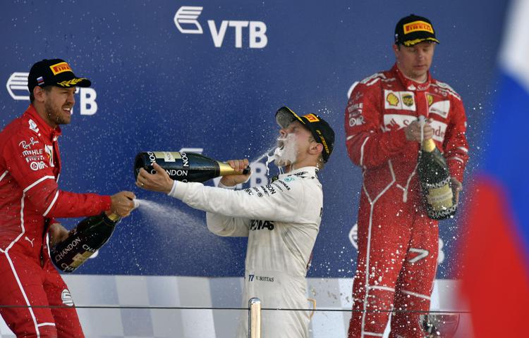 Valtteri Bottas festeggia sul podio - AFP