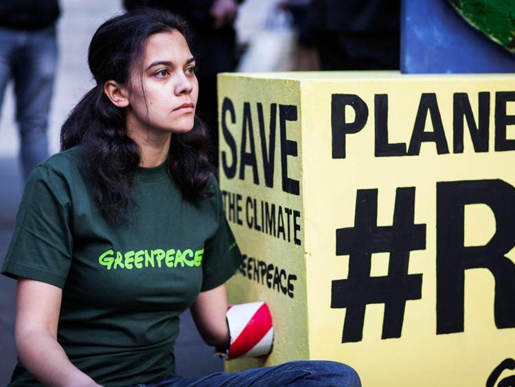 G7: attivisti Greenpeace al vertice energia per ricordare impegni clima