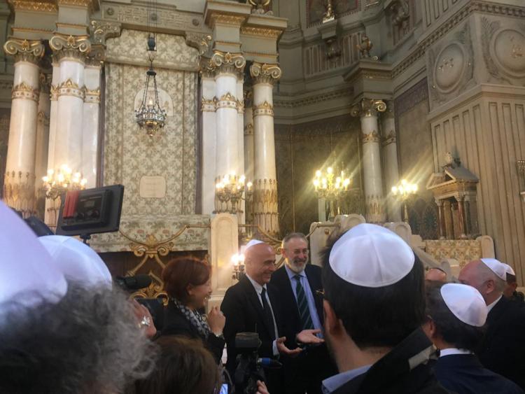 Roma, Minniti visita la comunità ebraica: 