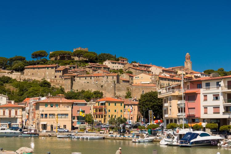 Toscana: a 'Castiglion di Primavera' bello e buono in mostra in riva al mare