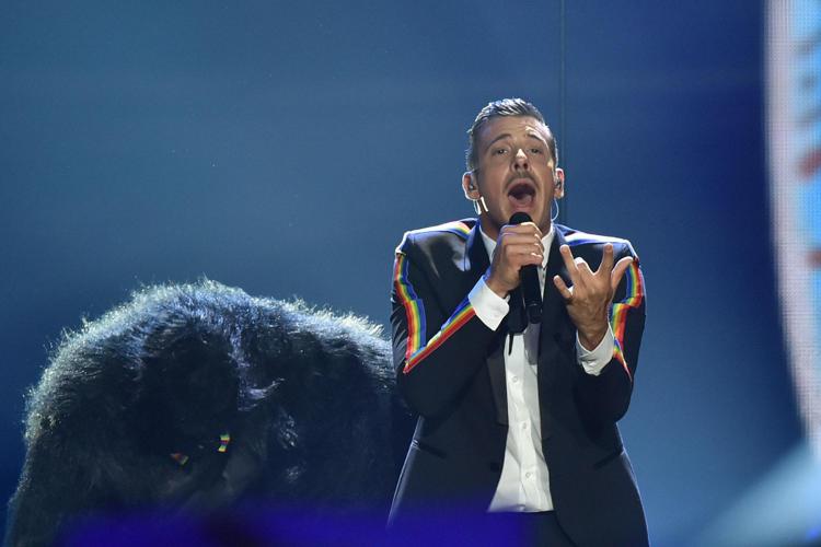 Francesco Gabbani sul palco durante l'Eurovision (Afp) - AFP