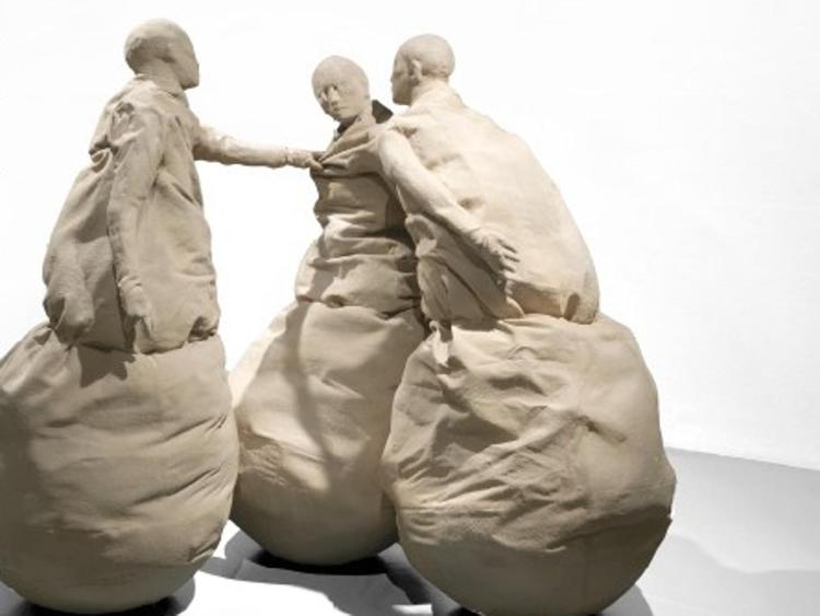 'Conversation Piece' di Juan Muñoz, opera iconica della mostra alla Gnam
