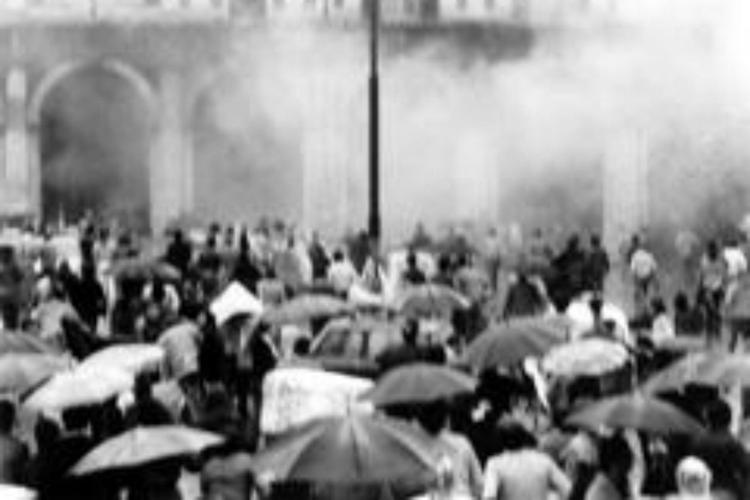 Strage di piazza della Loggia a Brescia, il momento dello scoppio della bomba (Foto Fotogramma) - FOTOGRAMMA