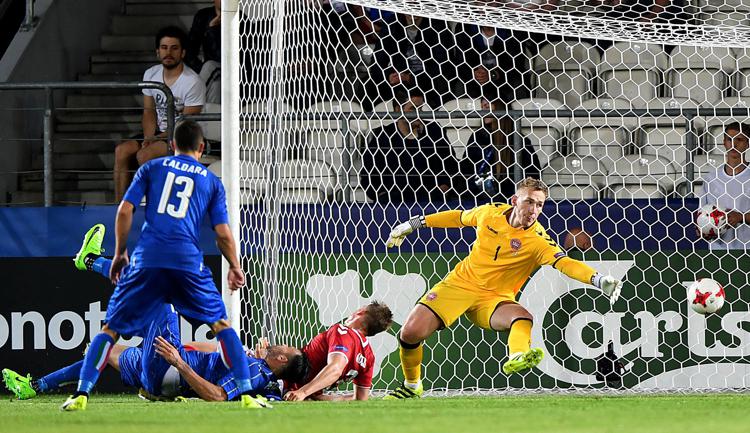 Il gol dell'attaccante dell'Under 21 azzurra, Andrea Petagna alla Danimarca   - AFP
