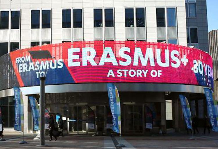 Ue: Erasmus, 30 anni di attività per oltre 9 mln di ragazzi