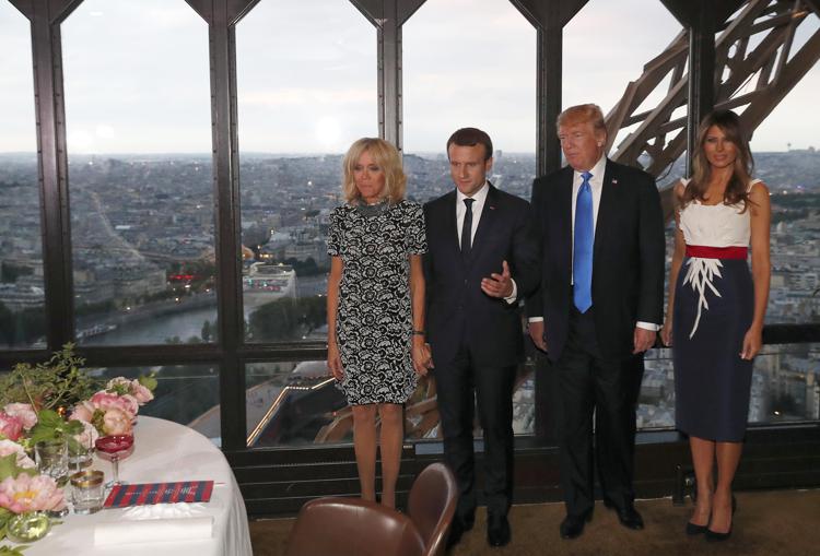  Emmanuel Macron con Brigitte assieme a Donald Trump e alla First Lady Melania (AFP PHOTO) - (AFP PHOTO)