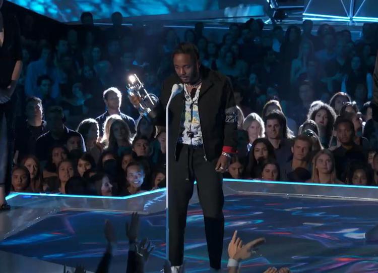 Kendrick Lamar agli Mtv Video Music Awards 2017