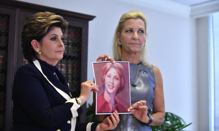Il procuratore Gloria Allred  (a sinistra) assieme a Robin, la donna che ha accusato Roman Polanski (AFP PHOTO) - (AFP PHOTO)