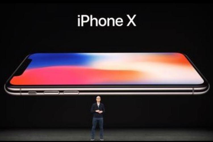 Il nuovo iPhone X (Afp) - AFP