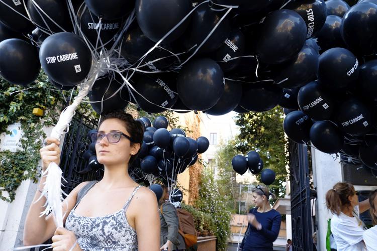 Ambiente: stop carbone entro 2025, manifestazione Wwf a Roma
