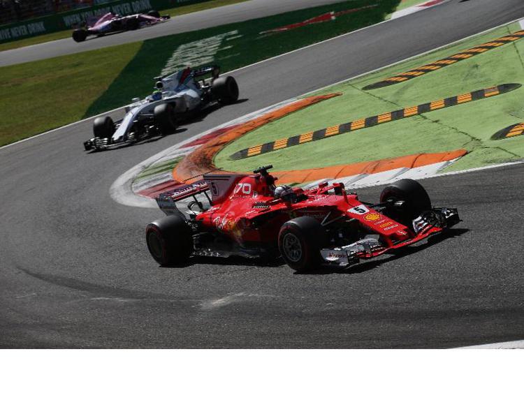 Sebastian Vettel favorito su tutta la linea per il Gp di Singapore, 14° appuntamento del mondiale di Formula 1 che si correrà nel week end